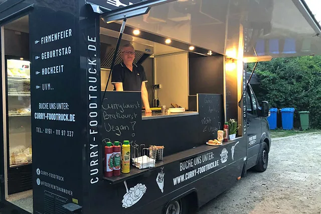Food Truck Eventservice Markus Fradziak - Currywurst & Pommes
